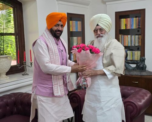 ਹਰਿਆਣਾ ਦੇ CM ਨਾਇਬ ਸਿੰਘ ਸੈਣੀ ਪਹੁੰਚੇ ਬਿਆਸ; ਡੇਰਾ ਮੁਖੀ ਬਾਬਾ ਗੁਰਿੰਦਰ ਸਿੰਘ ਢਿੱਲੋਂ ਨਾਲ ਕੀਤੀ ਮੁਲਾਕਾਤ