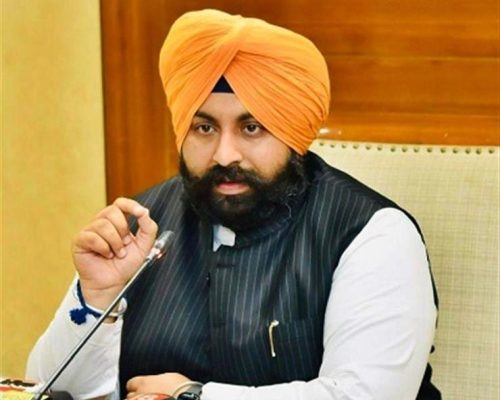 ਹਰਜੋਤ ਸਿੰਘ ਬੈਂਸ ਦਾ ਵੱਡਾ ਐਲਾਨ: ਪੰਜਾਬ ਵਿੱਚ ਪੱਕੇ ਹੋਣਗੇ 5 ਸਾਲ ਤੋਂ ਵੱਧ ਸਮੇਂ ਤੋਂ ਕੰਮ ਕਰ ਰਹੇ ਮੁਲਾਜ਼ਮ