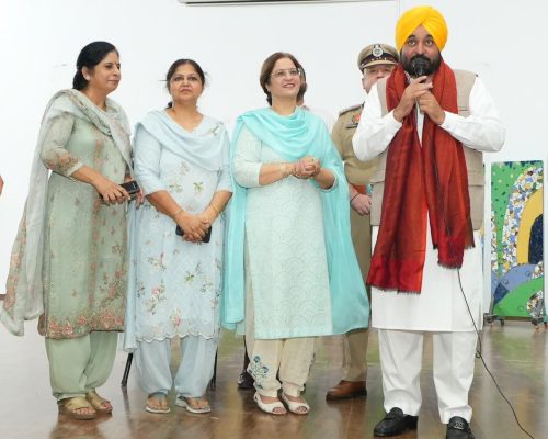 ਅੰਮ੍ਰਿਤਸਰ ਦੇ ਸਰੂਪ ਰਾਣੀ ਵੂਮੈਨ ਕਾਲਜ ਪਹੁੰਚੇ CM ਭਗਵੰਤ ਮਾਨ