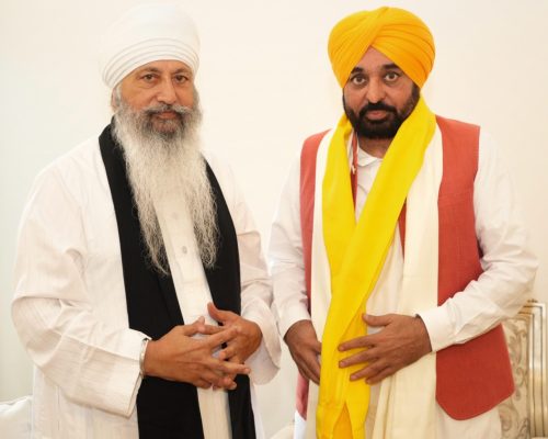 ਬਾਬਾ ਲੱਖਾ ਸਿੰਘ ਜੀ ਨੇ CM ਮਾਨ ਨਾਲ ਕੀਤੀ ਮੁਲਾਕਾਤ, ‘ਜਾਗਤ ਜੋਤ ਸਤਿਕਾਰ ਐਕਟ 2026’ ਦੀ ਕੀਤੀ ਸ਼ਲਾਘਾ