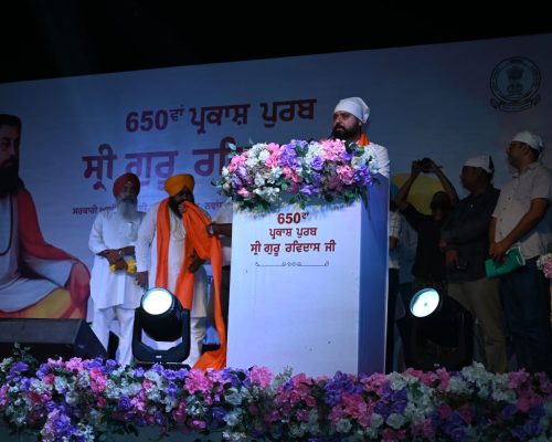 ਨਵਾਂਸ਼ਹਿਰ ਦੀ ਸਰਕਾਰੀ ITI ਗਰਾਊਂਡ ਤੋਂ 500 ਡਰੋਨਾਂ ਨੇ ਅਸਮਾਨ ਨੂੰ ਕੀਤਾ ਰੌਸ਼ਨ
