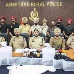 ਅੰਮ੍ਰਿਤਸਰ ਵਿੱਚ ਪੁਲਿਸ ਦੀਆਂ ਦੋ ਵੱਡੀਆਂ ਕਾਰਵਾਈਆਂ, 15 ਕਿਲੋ ਅਫੀਮ, ਐਮ-16 ਰਾਈਫਲ ਅਤੇ 9 ਪਿਸਤੌਲ ਬਰਾਮਦ