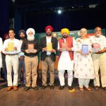 ‘ਪੰਜਾਬ ਦਾ ਇਤਿਹਾਸ’ ਕਿਤਾਬ ਲੋਕ ਅਰਪਣ, CM ਮਾਨ ਬੋਲੇ—ਆਉਣ ਵਾਲੀਆਂ ਪੀੜ੍ਹੀਆਂ ਨੂੰ ਆਪਣੇ ਵਿਰਸੇ ਨਾਲ ਜੋੜੀਏ