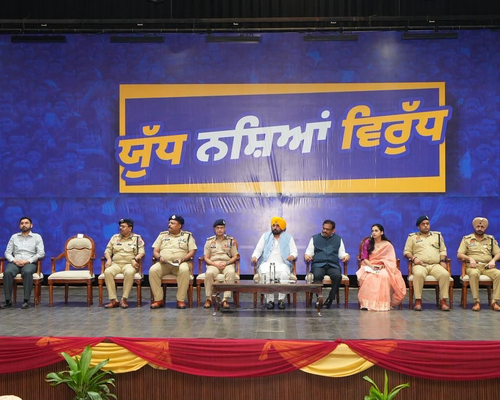 ਨਸ਼ਿਆਂ ਵਿਰੁੱਧ ਜੰਗ ਤੇਜ਼ ਕਰਨ ਲਈ CM ਭਗਵੰਤ ਮਾਨ ਦਾ ਵੱਡਾ ਐਲਾਨ, ਪੰਜਾਬ ਪੁਲਿਸ ਵਿੱਚ ਹੋਣਗੀਆਂ 10,000 ਨਵੀਆਂ ਭਰਤੀਆਂ